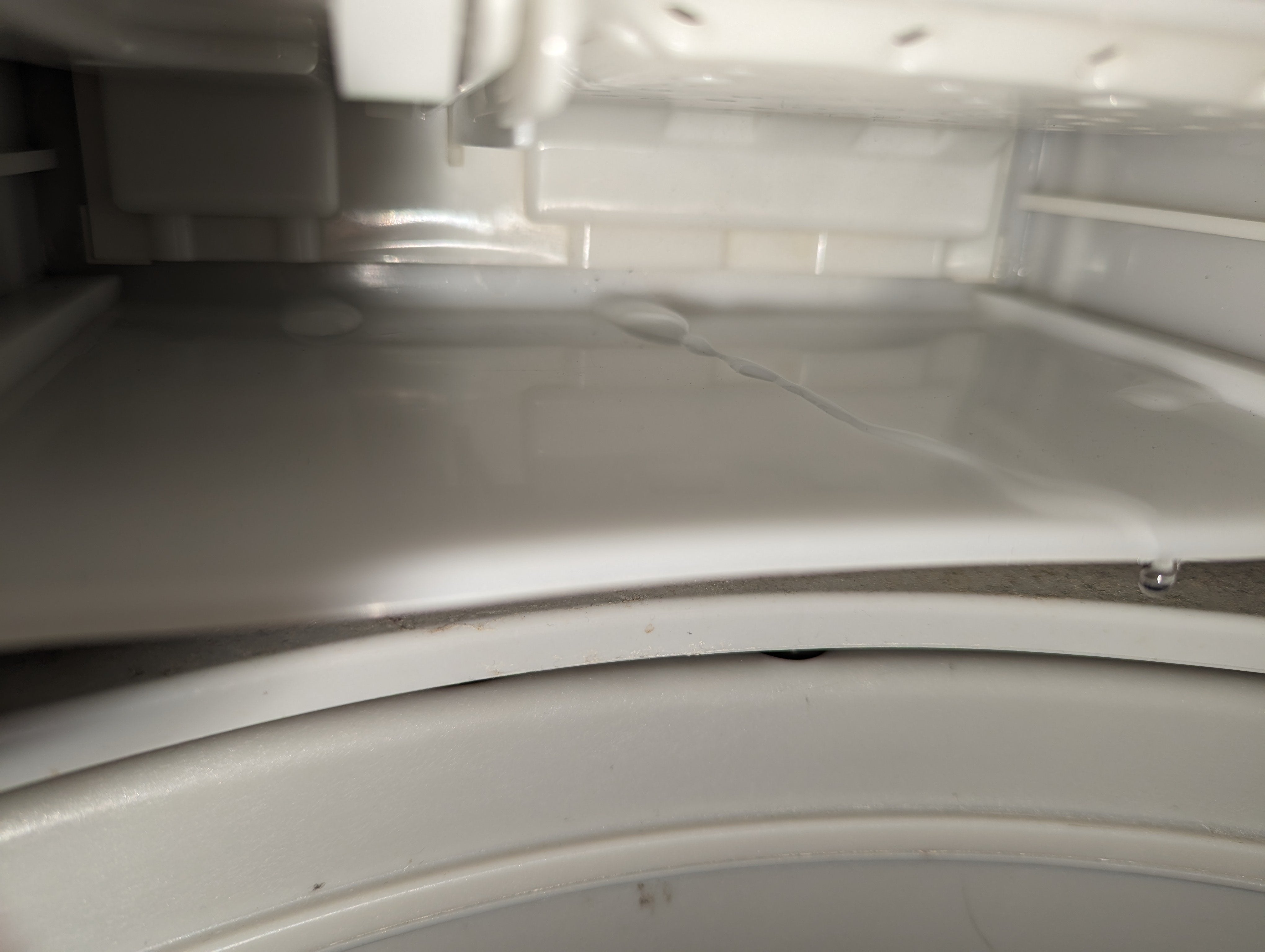How to Troubleshoot LG Refrigerator Leaks
